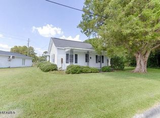 271 Snow Hill St, Ayden, NC 28513