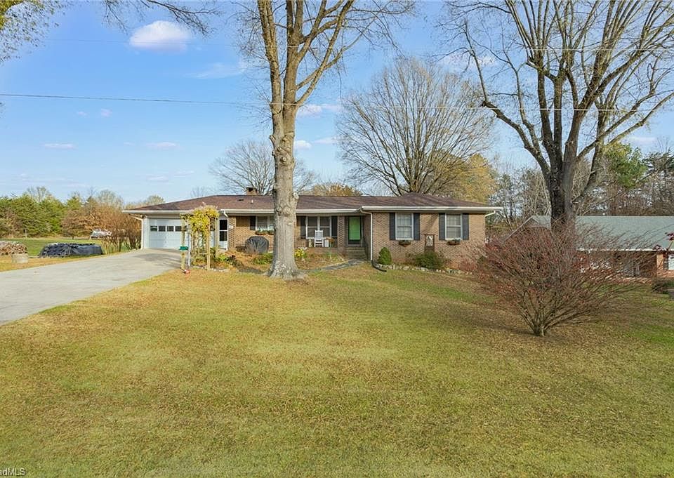 1st image of 153 Brentwood Dr
