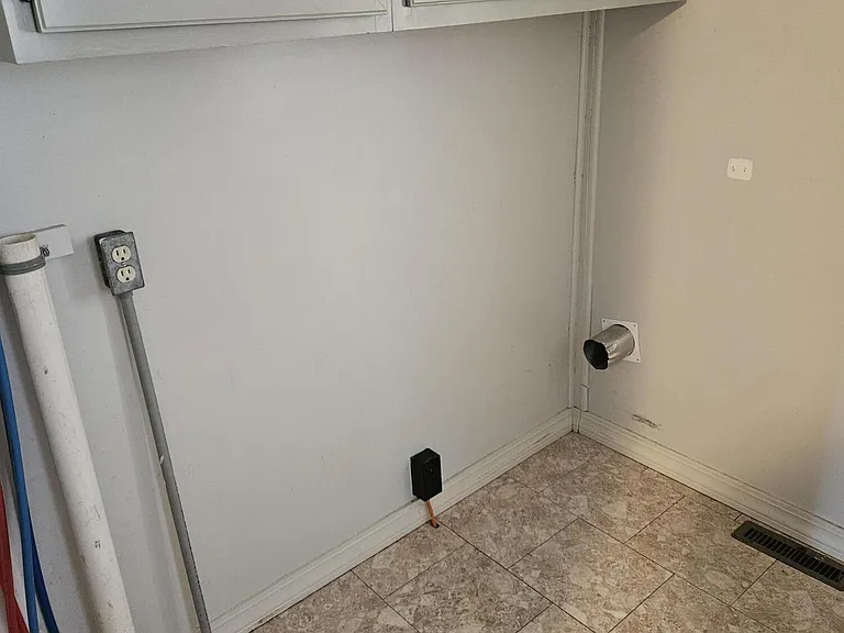465 W Main St — Photo 12