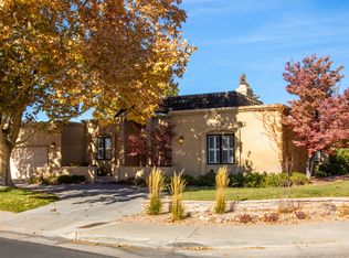 11013 Country Clb NE, Albuquerque, NM 87111