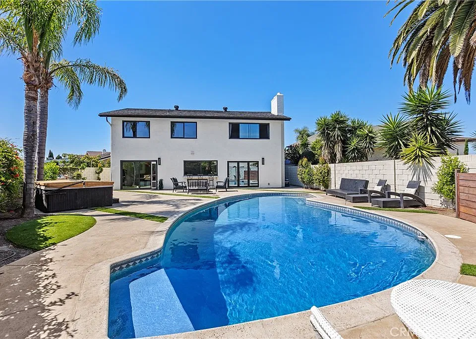 3550 Goldenrod Cir
