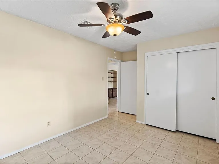 9718 Shady Tree Ln — Photo 17