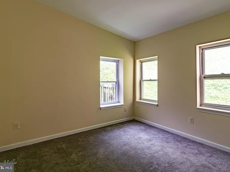 1712 Thames St — Photo 10
