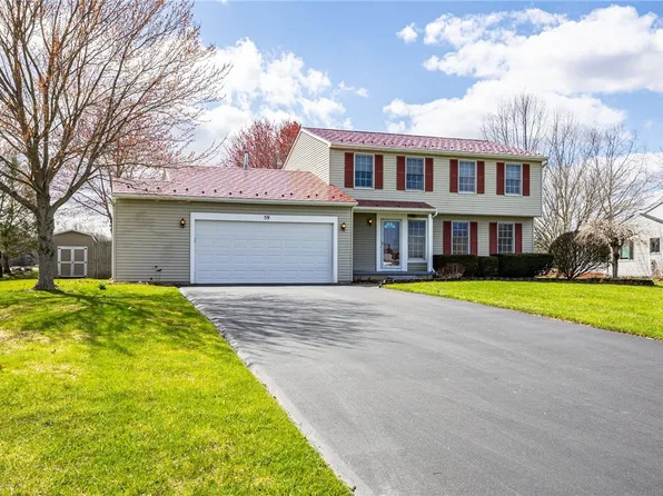 59 Hillcrest Dr, Hamlin, NY 14464