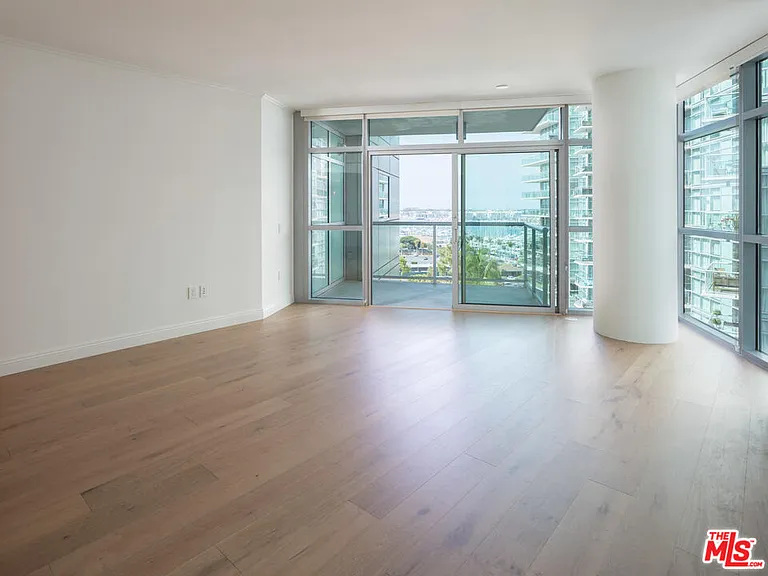 13650 Marina Pointe Dr #905 — Photo 10