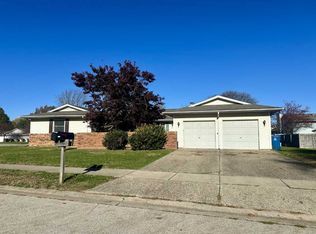 2515 Lemont Dr, Springfield, IL 62704