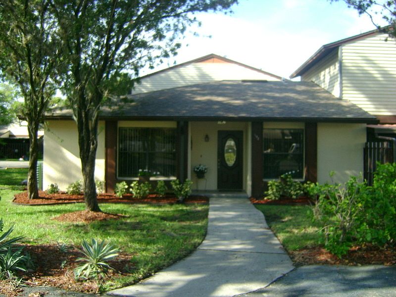 1st image of 707 SE 12th Ave APT 102