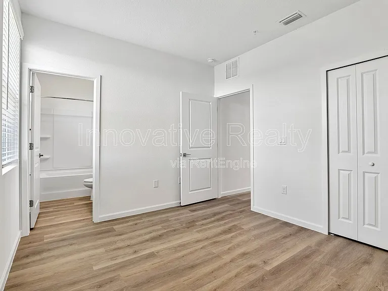 Venture Apartments — Photo 97