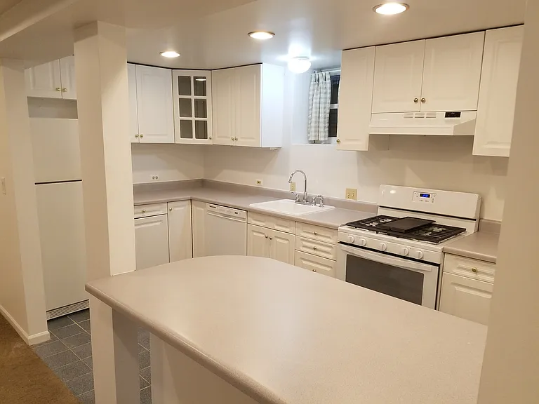 3642 N Janssen Ave #1 — Photo 5