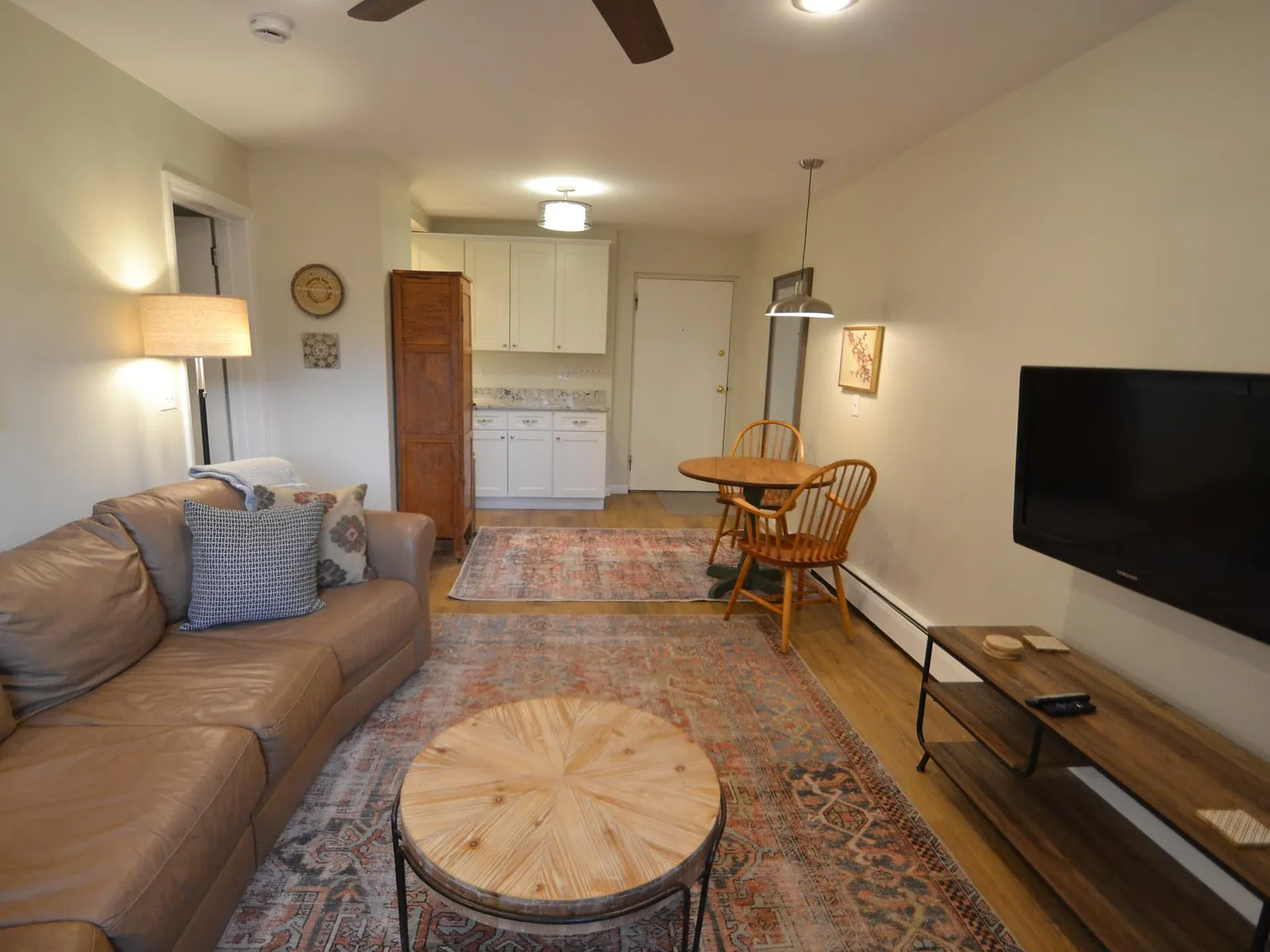 1 bed, 600 sqft, $1,295 — Photo 2