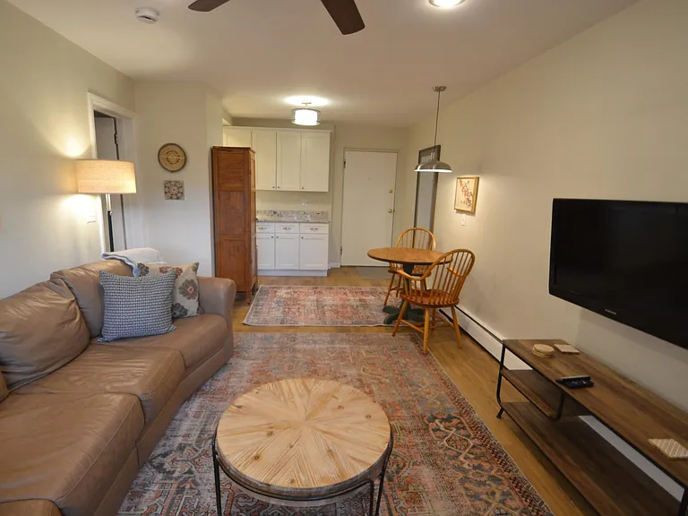 4815 Reading Rd #6 — Photo 2