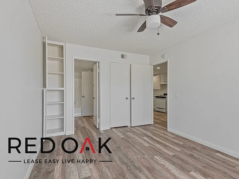 1215 D St #D101 — Photo 12