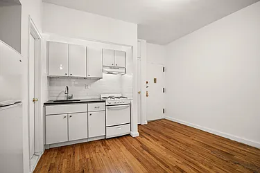 Rented by Cooper & Cooper Real Estate