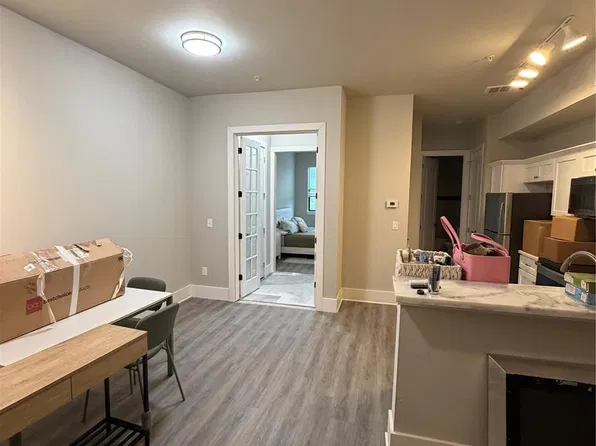 2727 Houston Ave #210, Houston, TX 77009