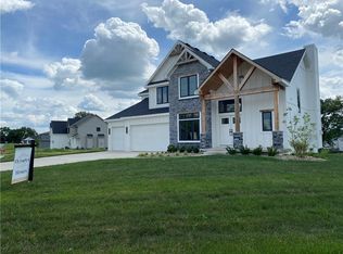 2300 Larkspur Ln, Kearney, MO 64060
