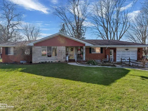 2238 S Towerline Rd, Saginaw, MI 48601