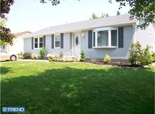 16 Danbury Dr, Sicklerville, NJ 08081