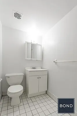 Rented by Bond New York | media 11