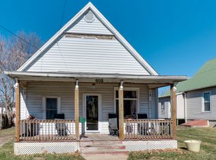 605 W Oakland Ave, Bloomington, IL