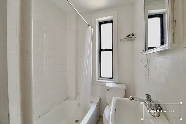 Rented by Grand & Co. | media 12