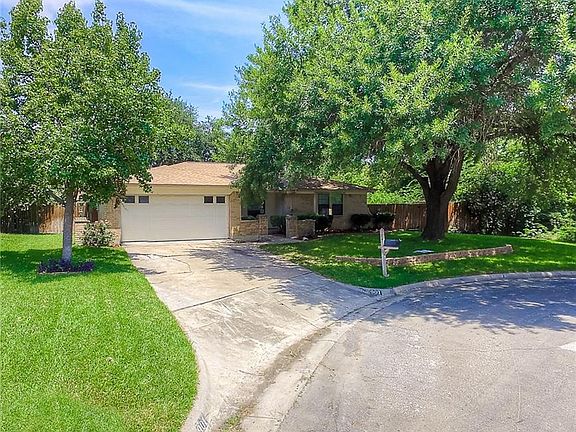 4th image of 901 Robinwood Ct