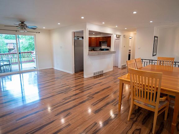 Open floor plan - living room / dining room area