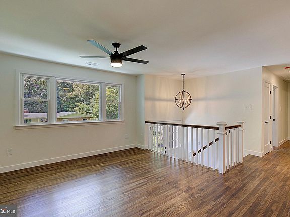 4th image of 1273 Pine Hill Dr