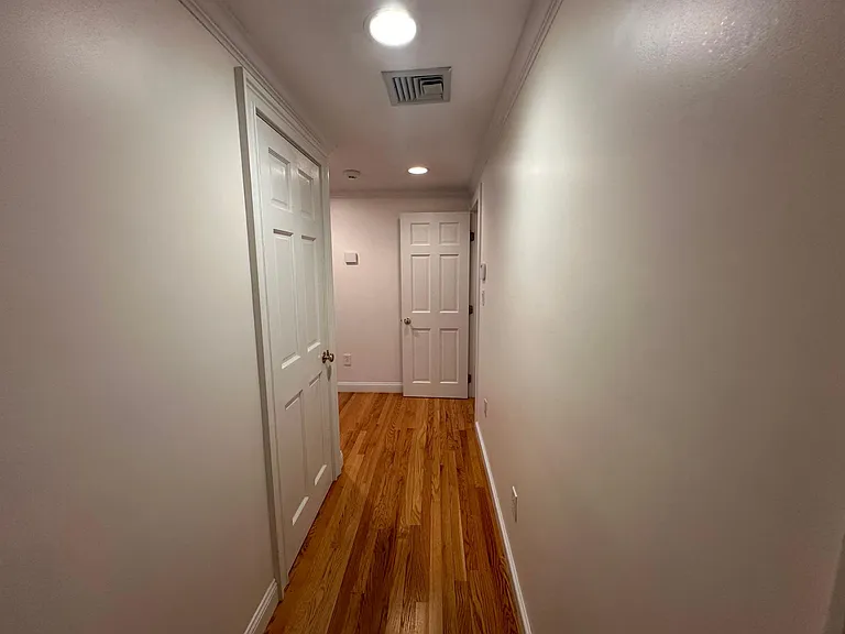 757 Wellesley St — Photo 31