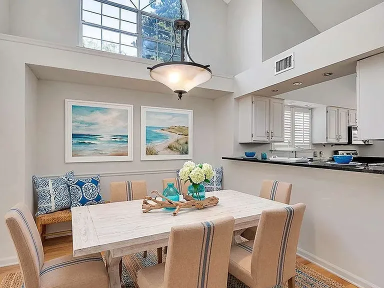 203 Grand Oaks Cir — Photo 4
