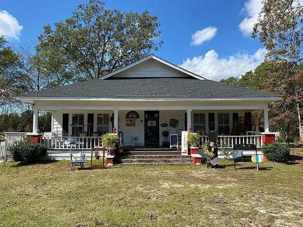 3174 Lindsay Rd, Raeford, NC 28376