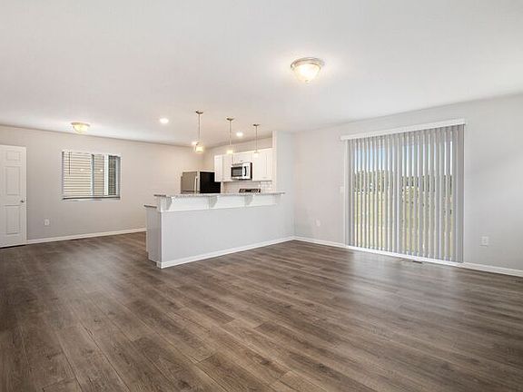 5th image of 2219 Macatawa Ln
