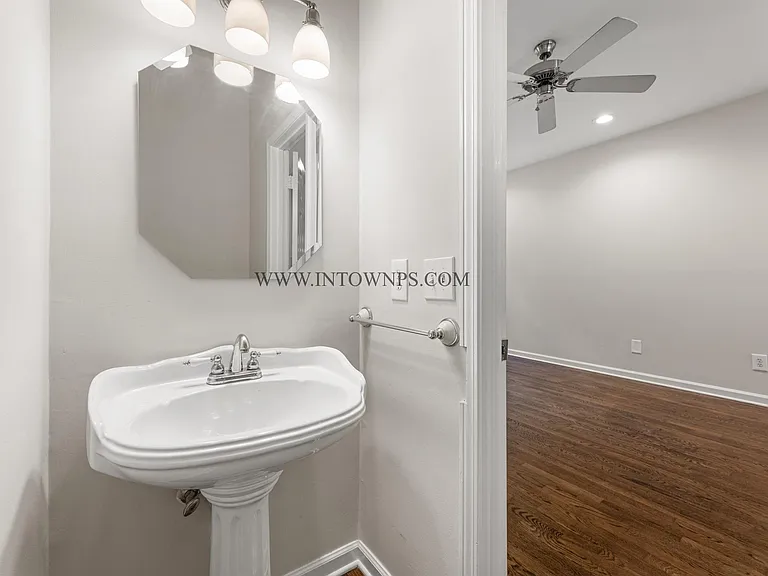 657 Park Village Dr NE — Photo 8