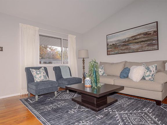 2nd image of 703 Southshire Dr