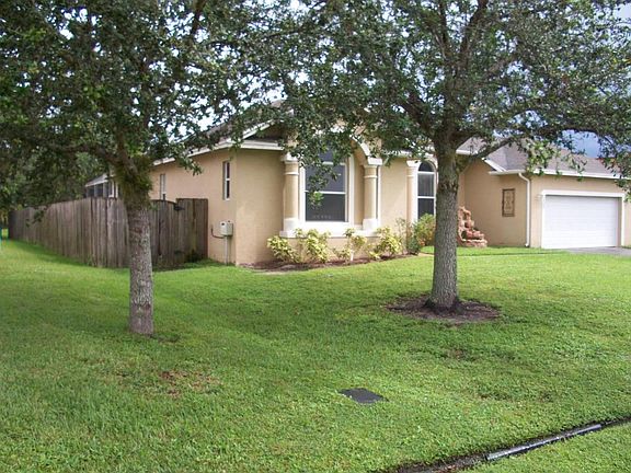 3rd image of 323 NW Bayshore Blvd
