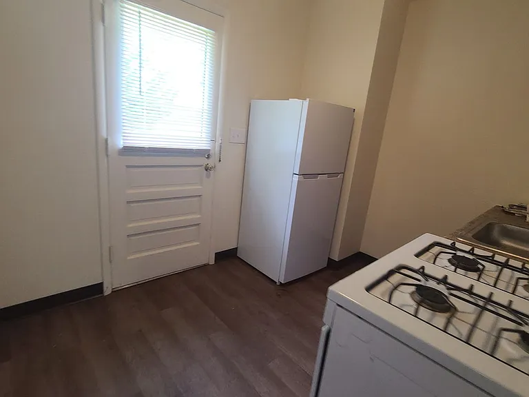3999 Canal St — Photo 28