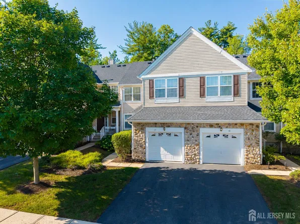 12 Scarlet Oak Dr, Princeton, NJ 08540