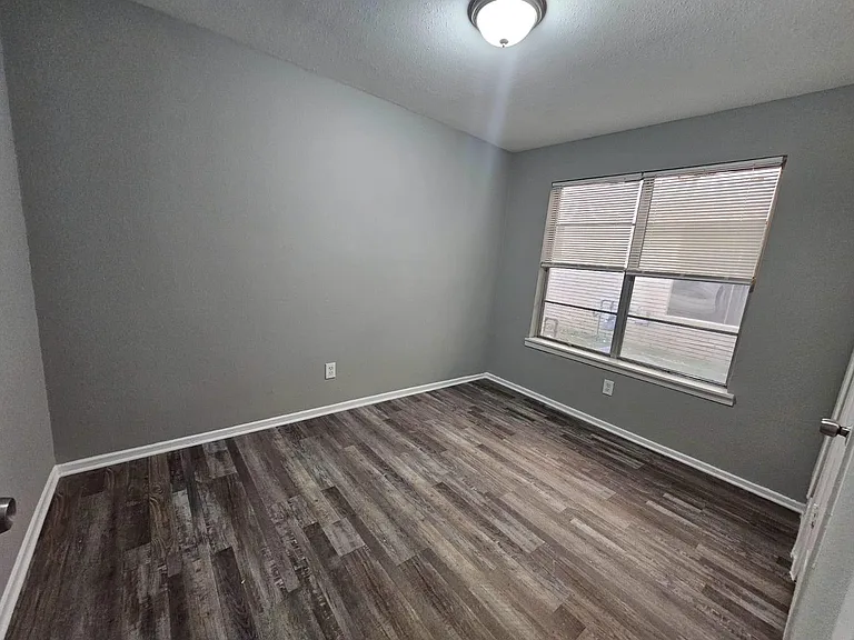 3633 N Macgregor Way #13 — Photo 8