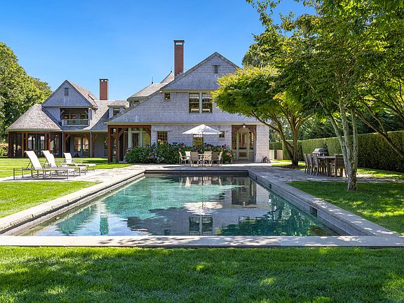 3rd image of 850 Sea View Avenue