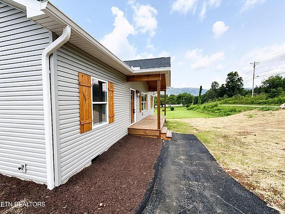 4th image of 460 Glade Springs Rd