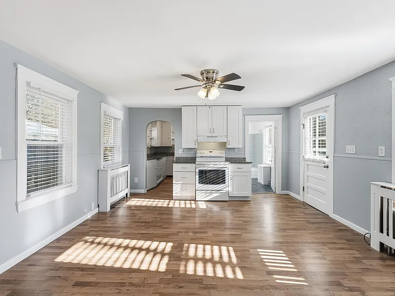 17 N Pleasant St #2 — Photo 4