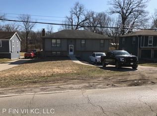 107 E Blue Ridge Blvd, Kansas City, MO 64145