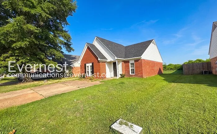 5669 Kaitlyn Dr W — Photo 2