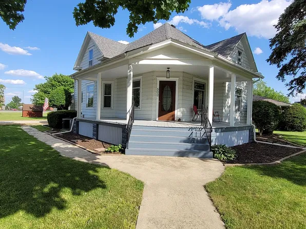500 S Jackson St, Flanagan, IL 61740