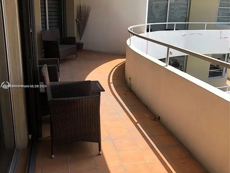5555 Collins Ave #7T — Photo 17