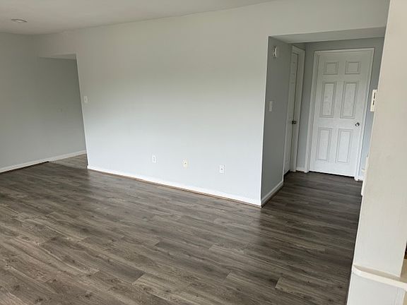 3rd image of 5418 85th Ave APT 201