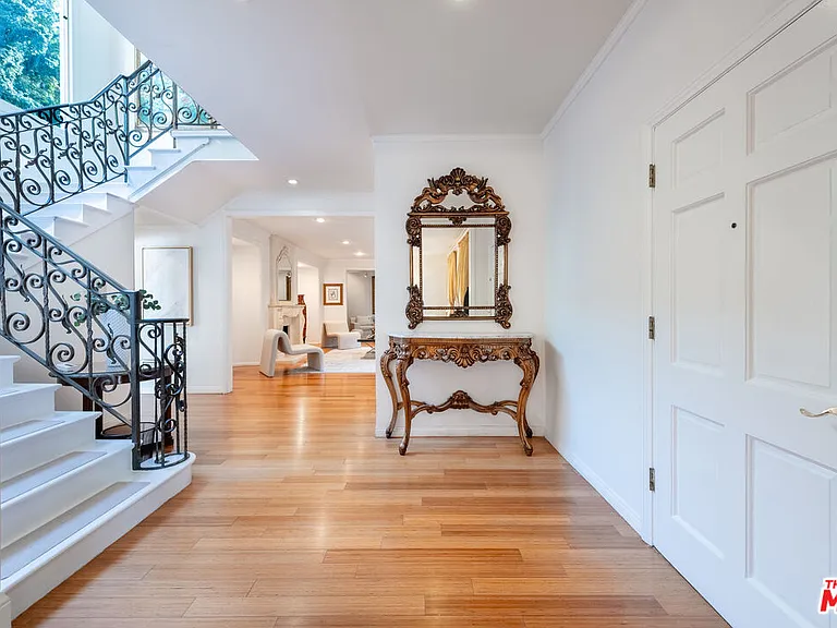 1148 Coldwater Canyon Dr — Photo 28