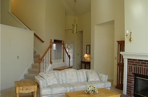 4th image of 241 Abbott Woods Dr