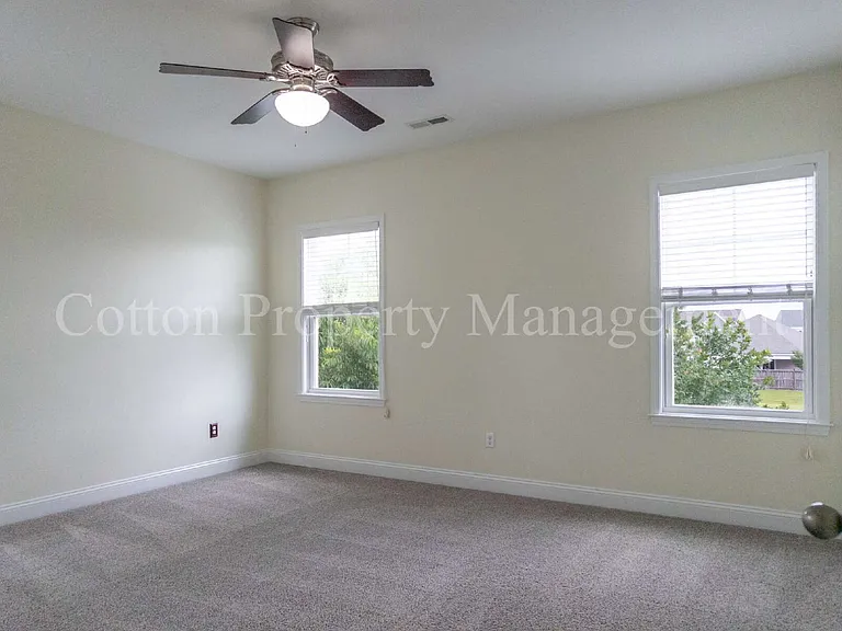 7445 Darius Dr — Photo 28