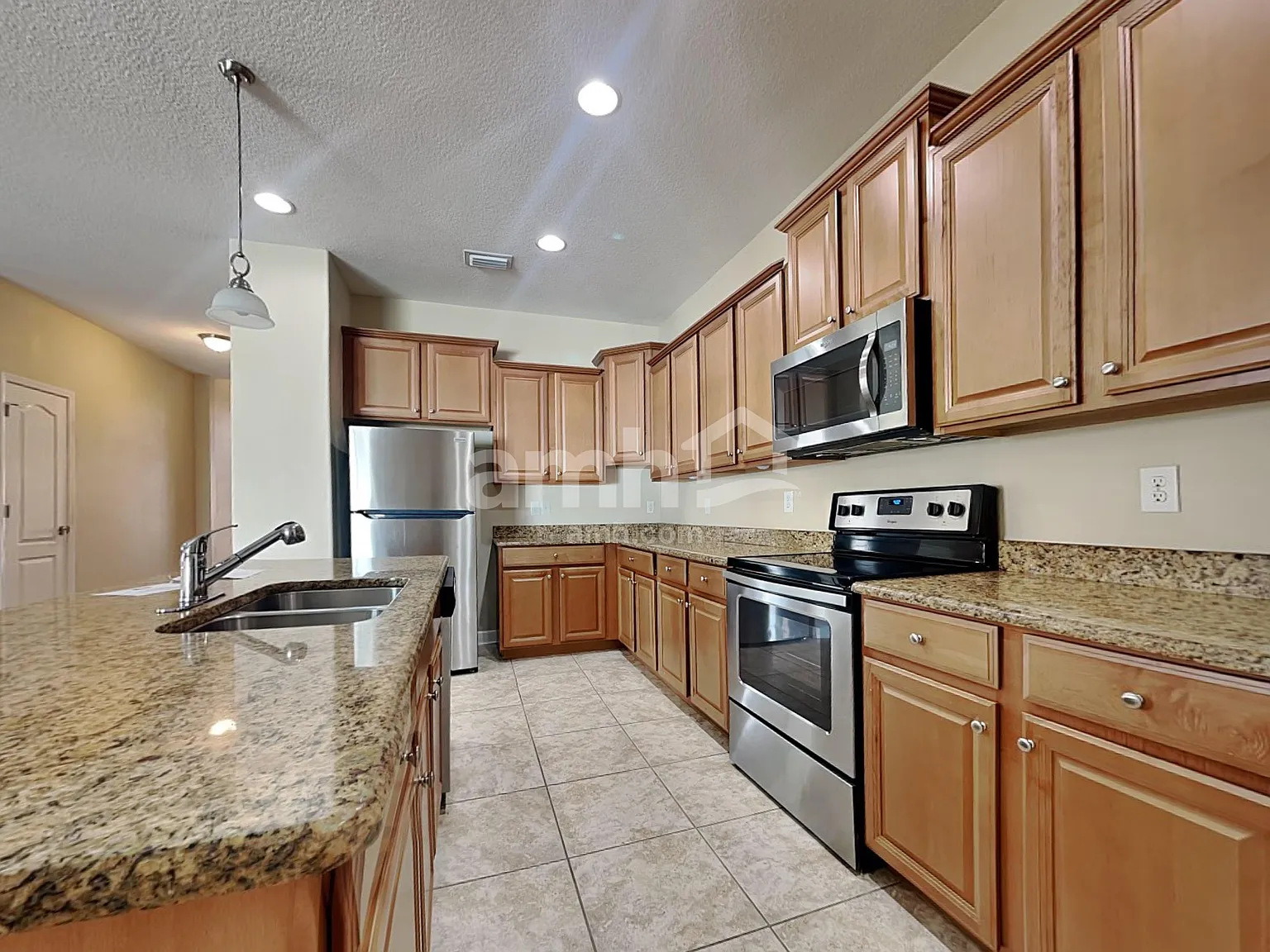 4 bed, 3.0 bath, 2006 sqft, $2,460 — Photo 4