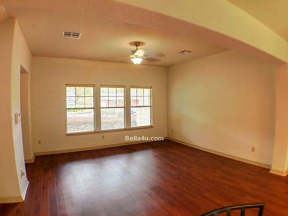 5th image of 13604 Caldwell Dr APT 32